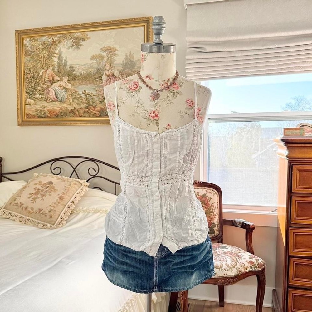 Old Navy White Eyelet Lace-Trim Tank